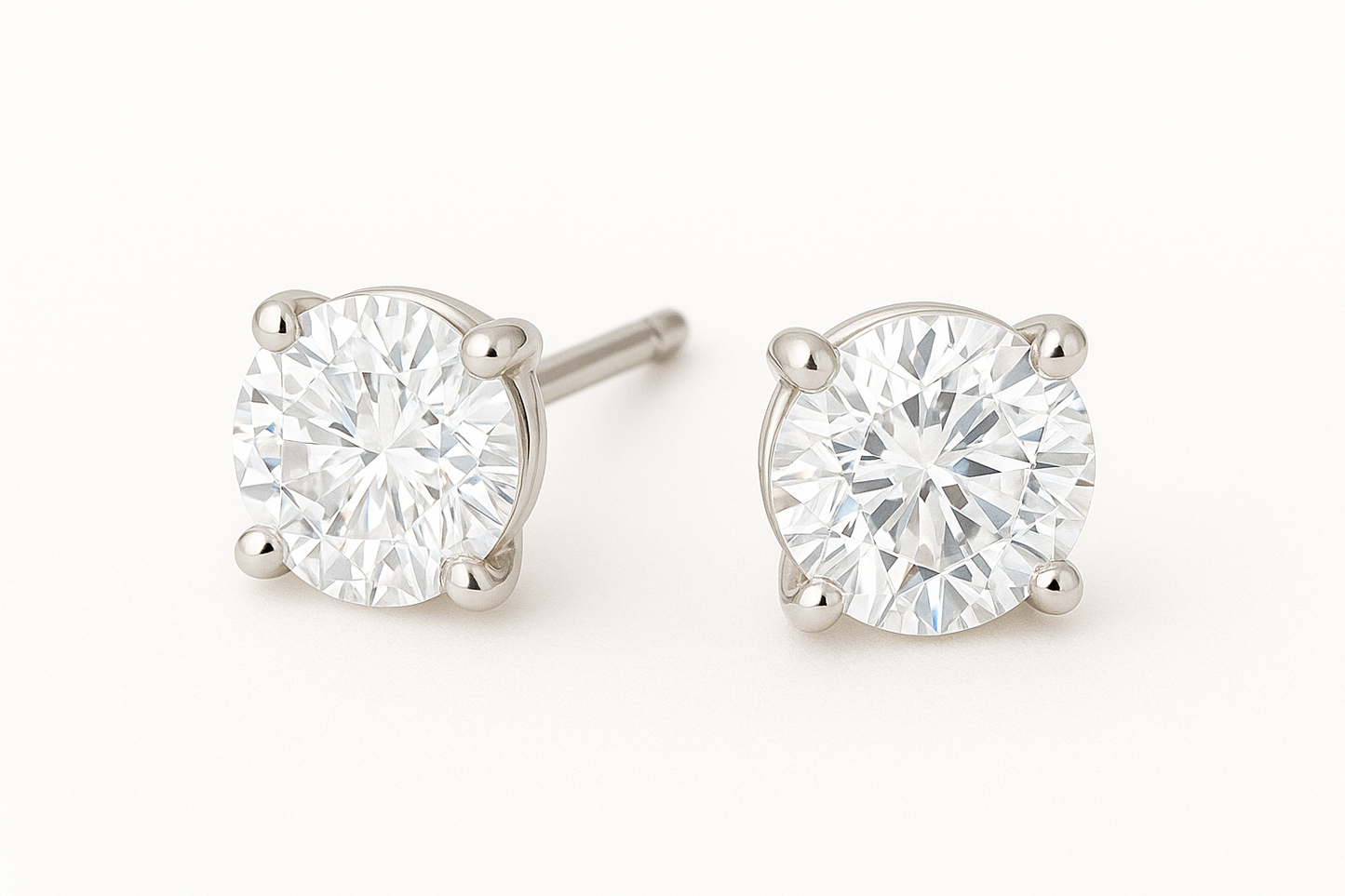 14k White Gold Diamond Stud Earrings