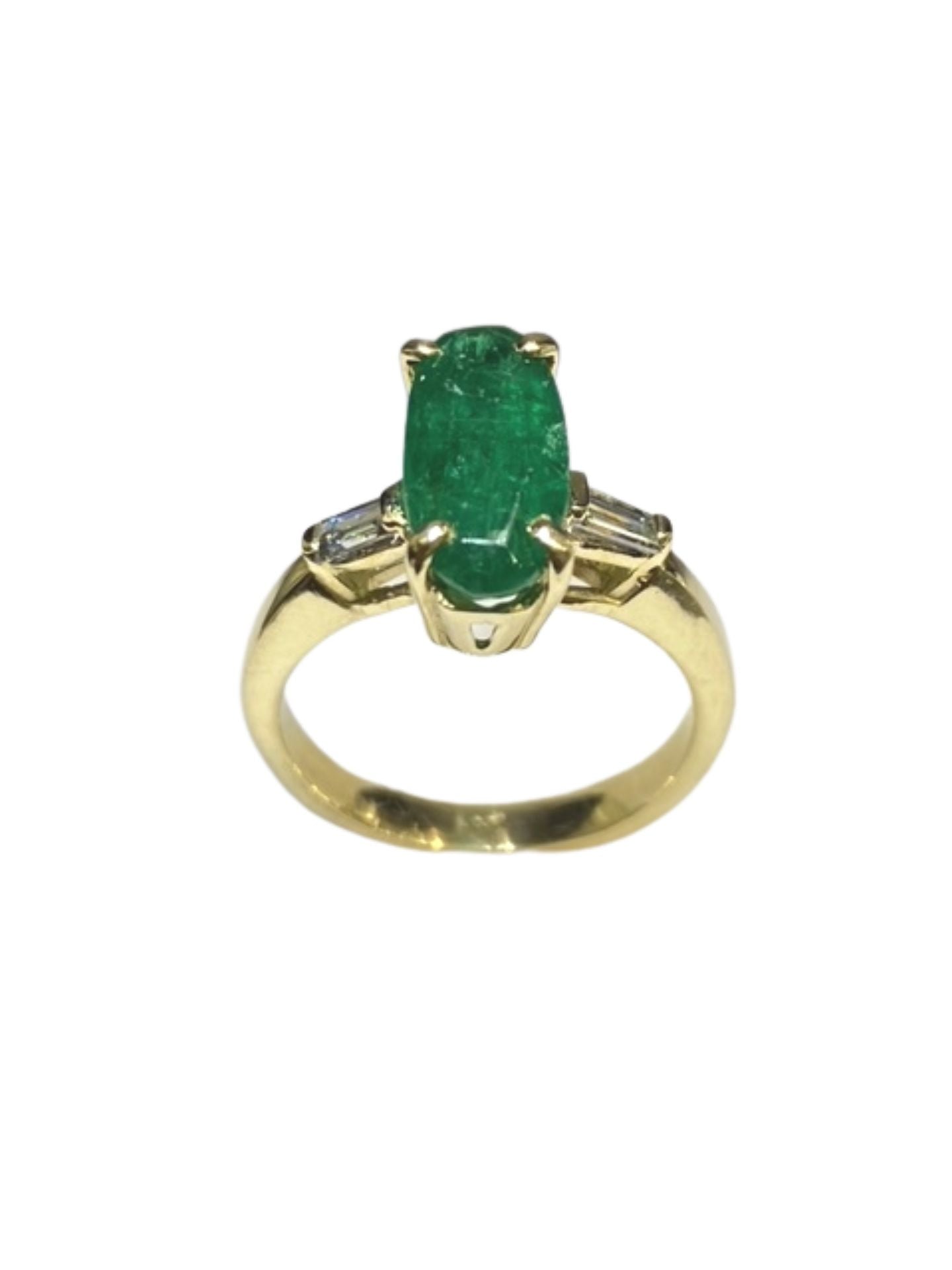 14k Yellow Gold Oval Shape Emerald Ring